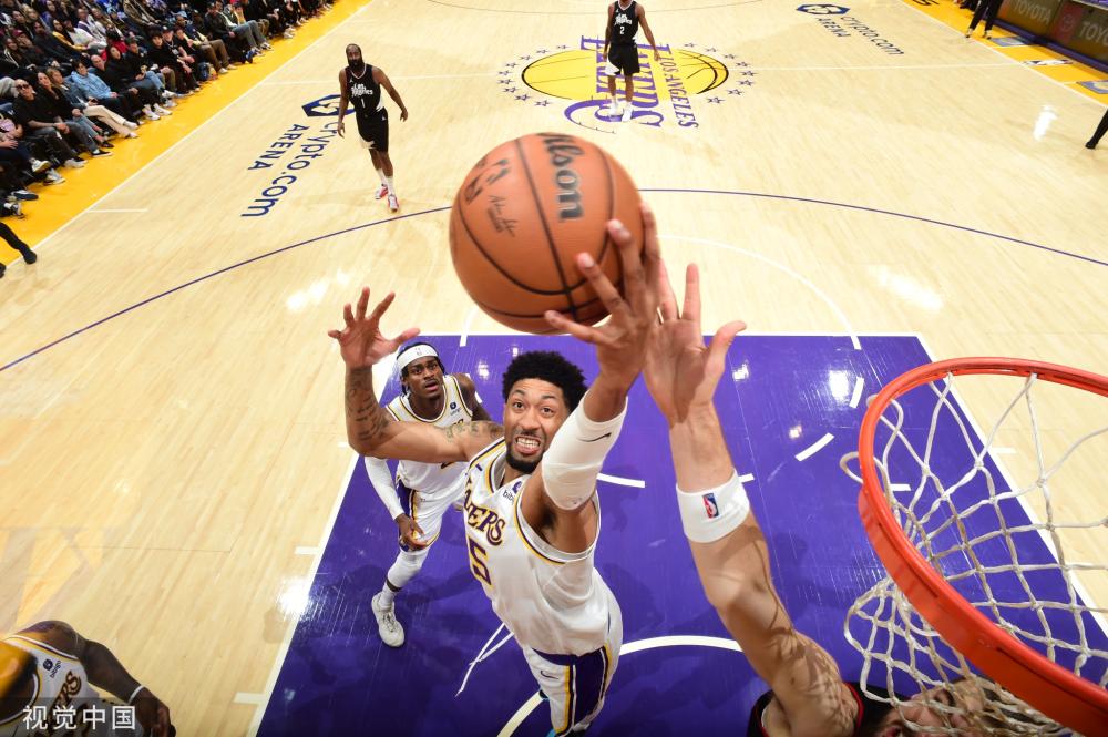 对裁判进行 对裁判进行